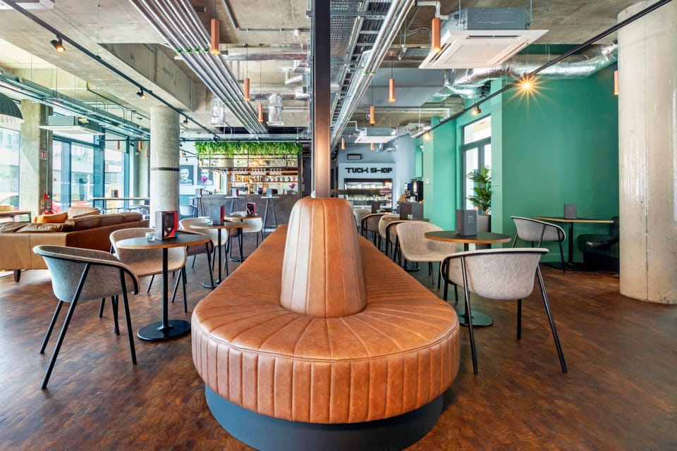 Lounge or bar, Lounge or bar