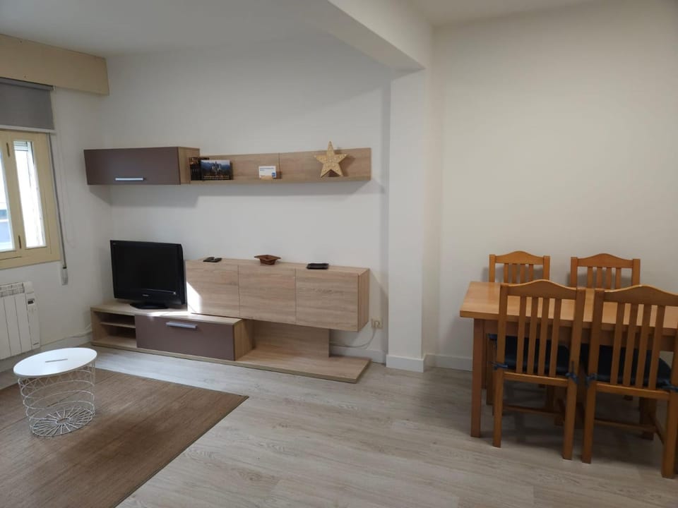 TV and multimedia, Living room, Dining area