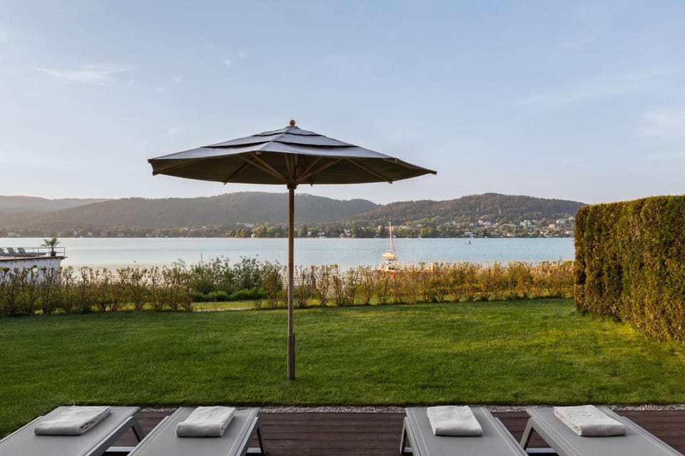 Day, Natural landscape, Lake view, Lake view, Mountain view, sunbed