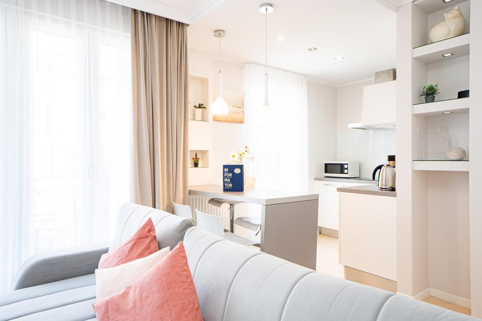 Kitchen or kitchenette, Living room, stove
