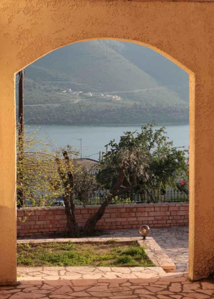 Day, Lake view