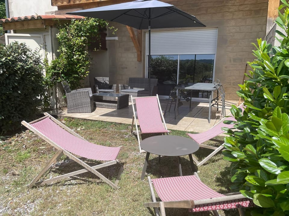 Patio, Garden, Garden view, sunbed
