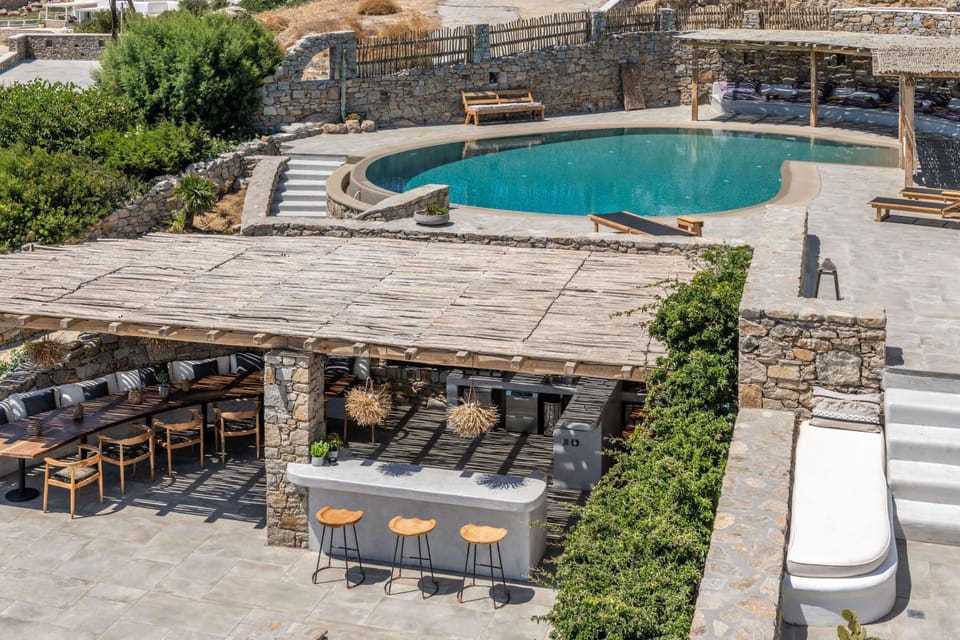 Dining area, Swimming pool