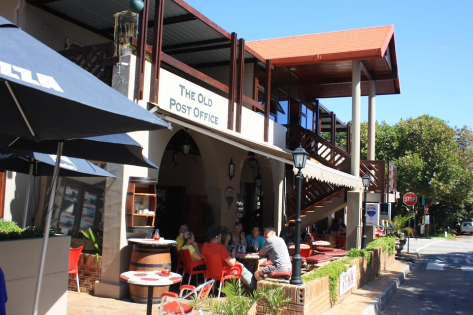 Restaurant/places to eat, Facade/entrance