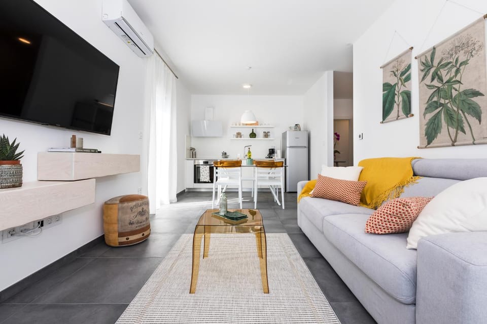 Kitchen or kitchenette, Living room, Dining area