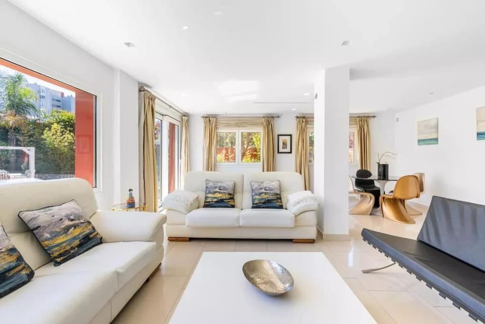 Ohana Luxury Villa with Heated Pool Villa in Andalusia