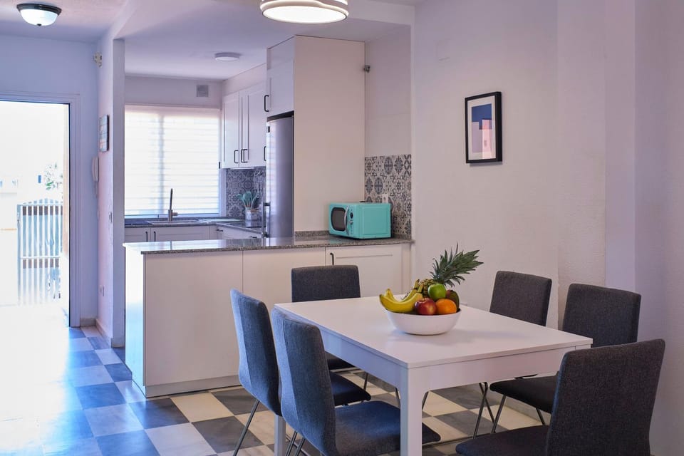 Property building, Kitchen or kitchenette, Living room