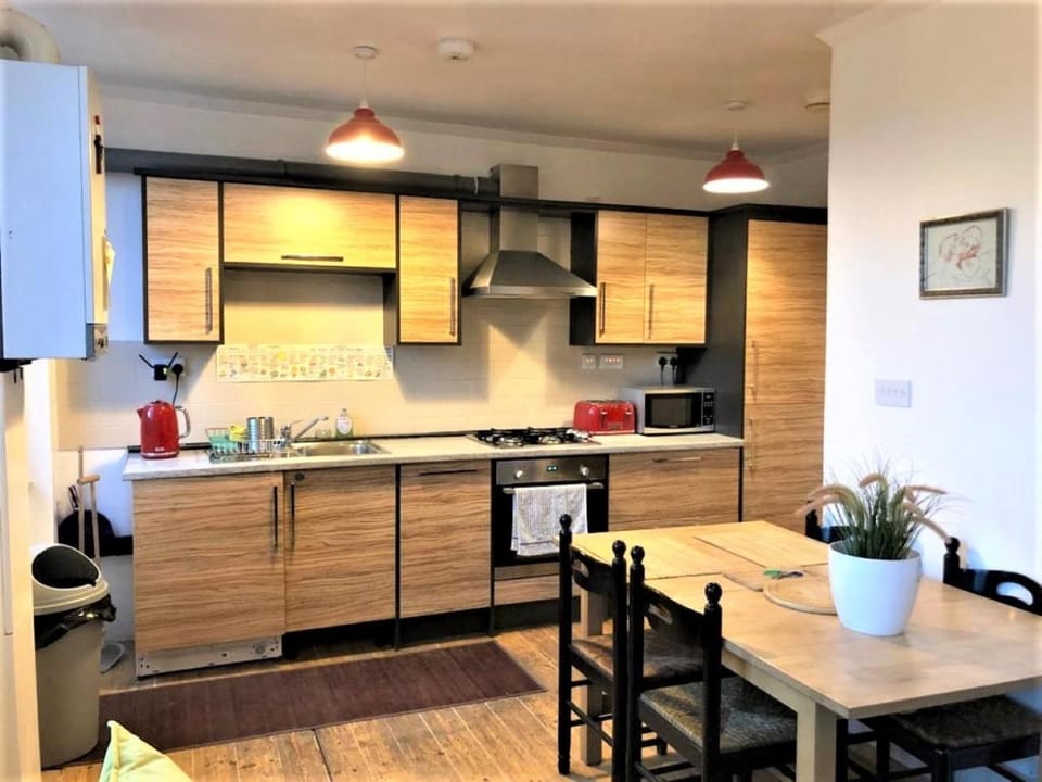 Kitchen or kitchenette, Decorative detail, Dining area