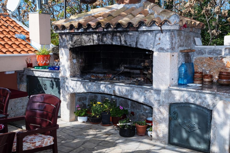 BBQ facilities, Lounge or bar