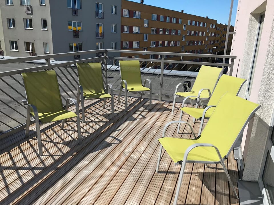 View (from property/room), Balcony/Terrace, sunbed