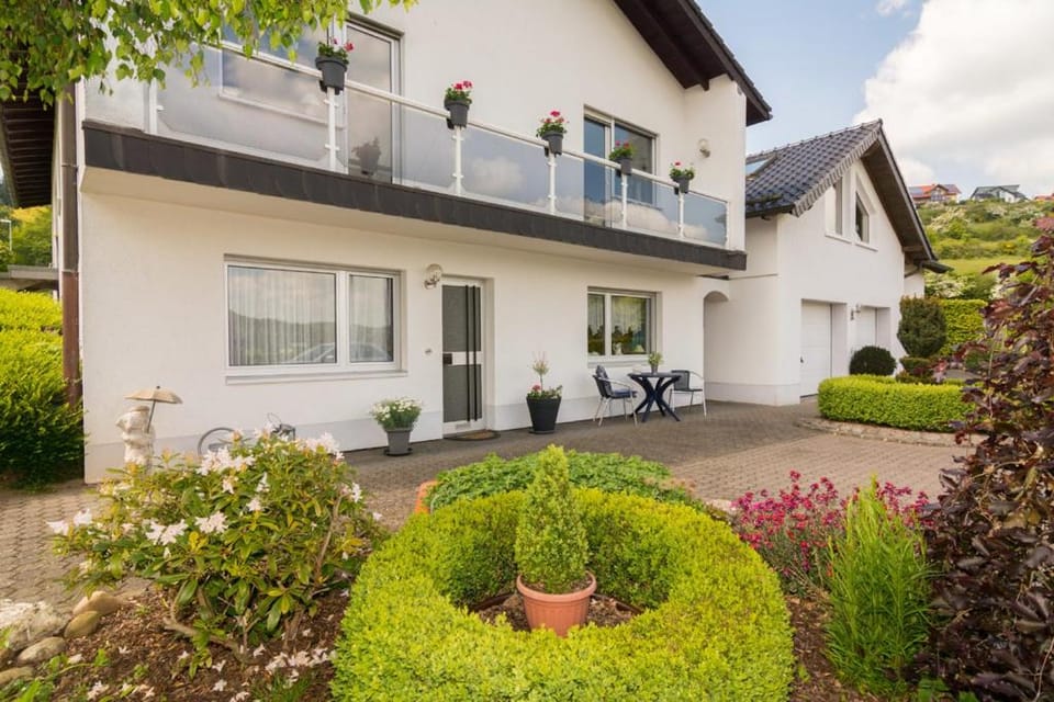 Property building, Patio, Facade/entrance