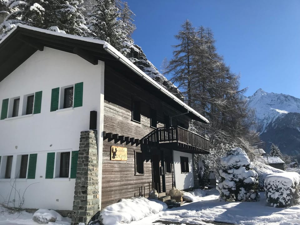 Chalet 12 Cerfs Chalet in Canton of Valais