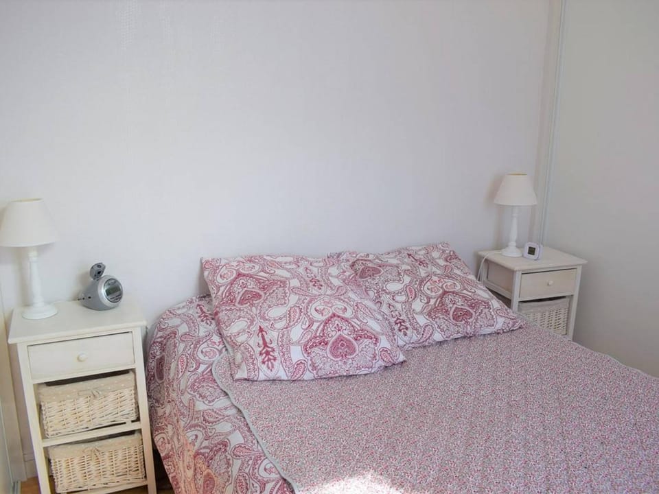 Lumineux appartement 2 pers, centre Trébeurden, proche plage, chiens admis - FR-1-368-136 Apartment in Brittany