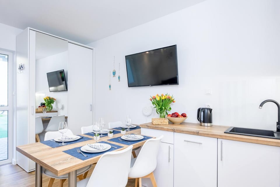 TV and multimedia, Kitchen or kitchenette, Living room, Dining area