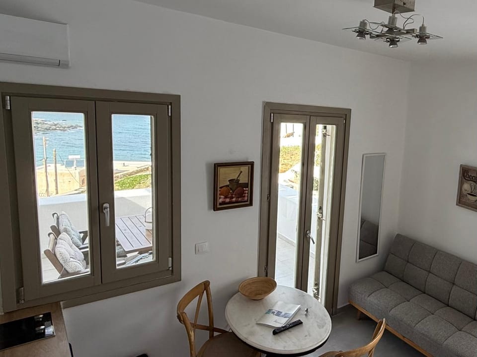 Miramare Suites Mykonos Villa in Mykonos, Mikonos 846 00, Greece