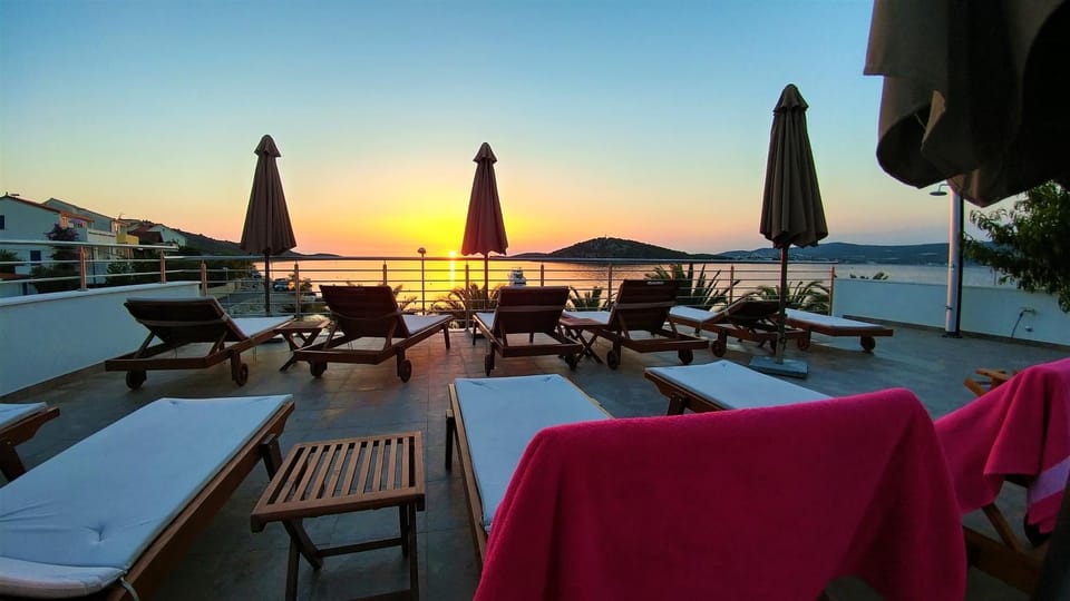 Sea view, Swimming pool