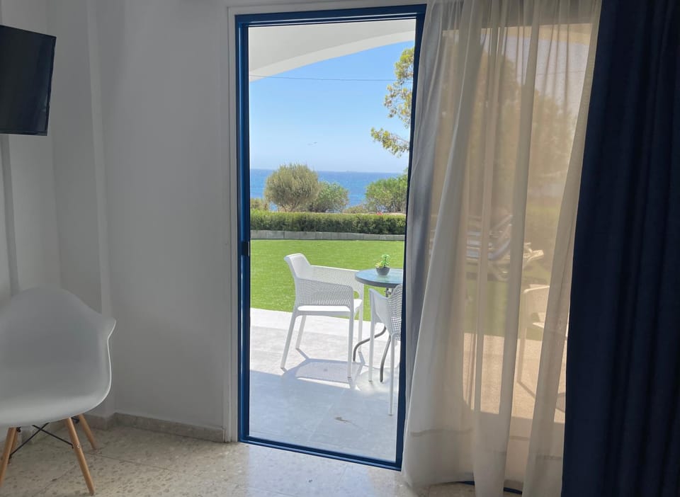 View (from property/room), Balcony/Terrace, Garden view, Sea view