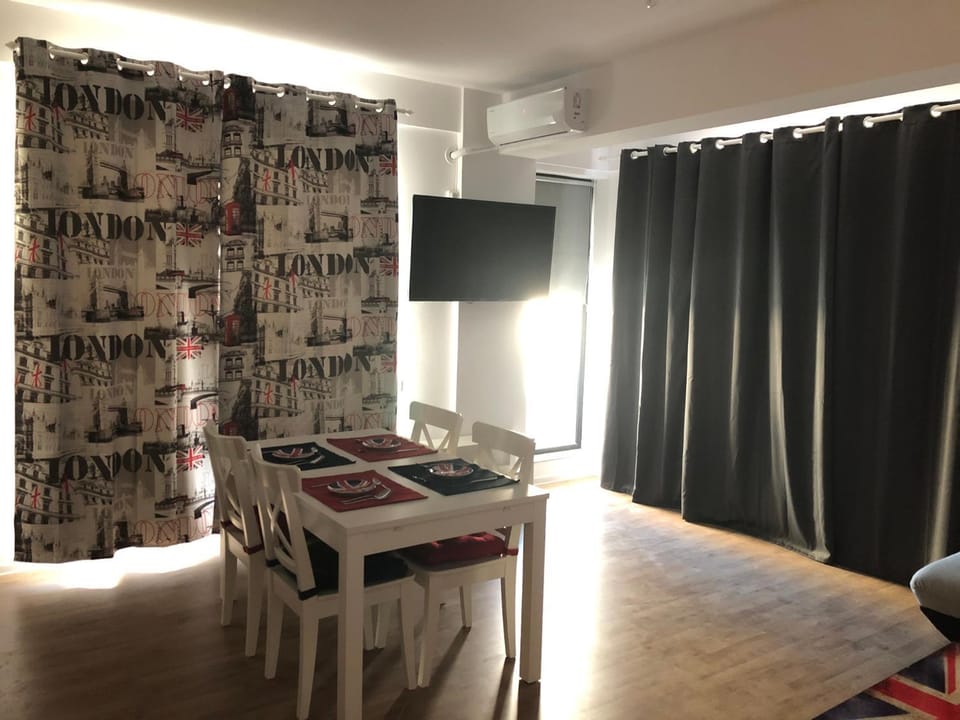London 18 Apartment Apartment in Constanța County