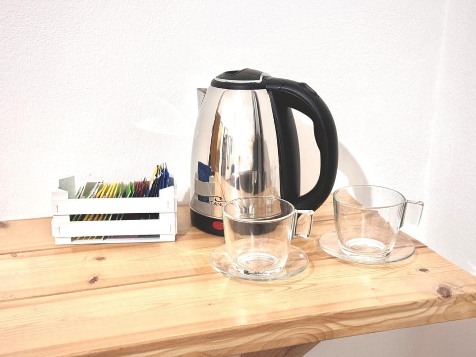 Coffee/tea facilities, Food and drinks, Drinks