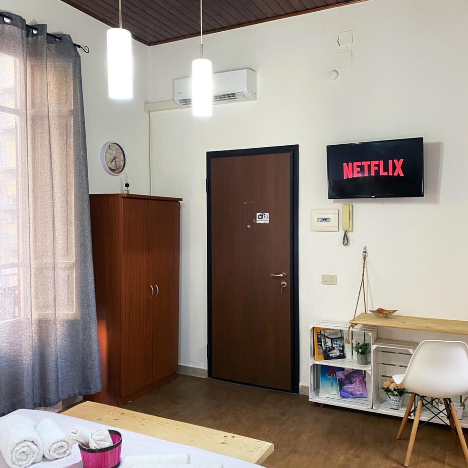 TV and multimedia, Photo of the whole room, Evening entertainment, air conditioner