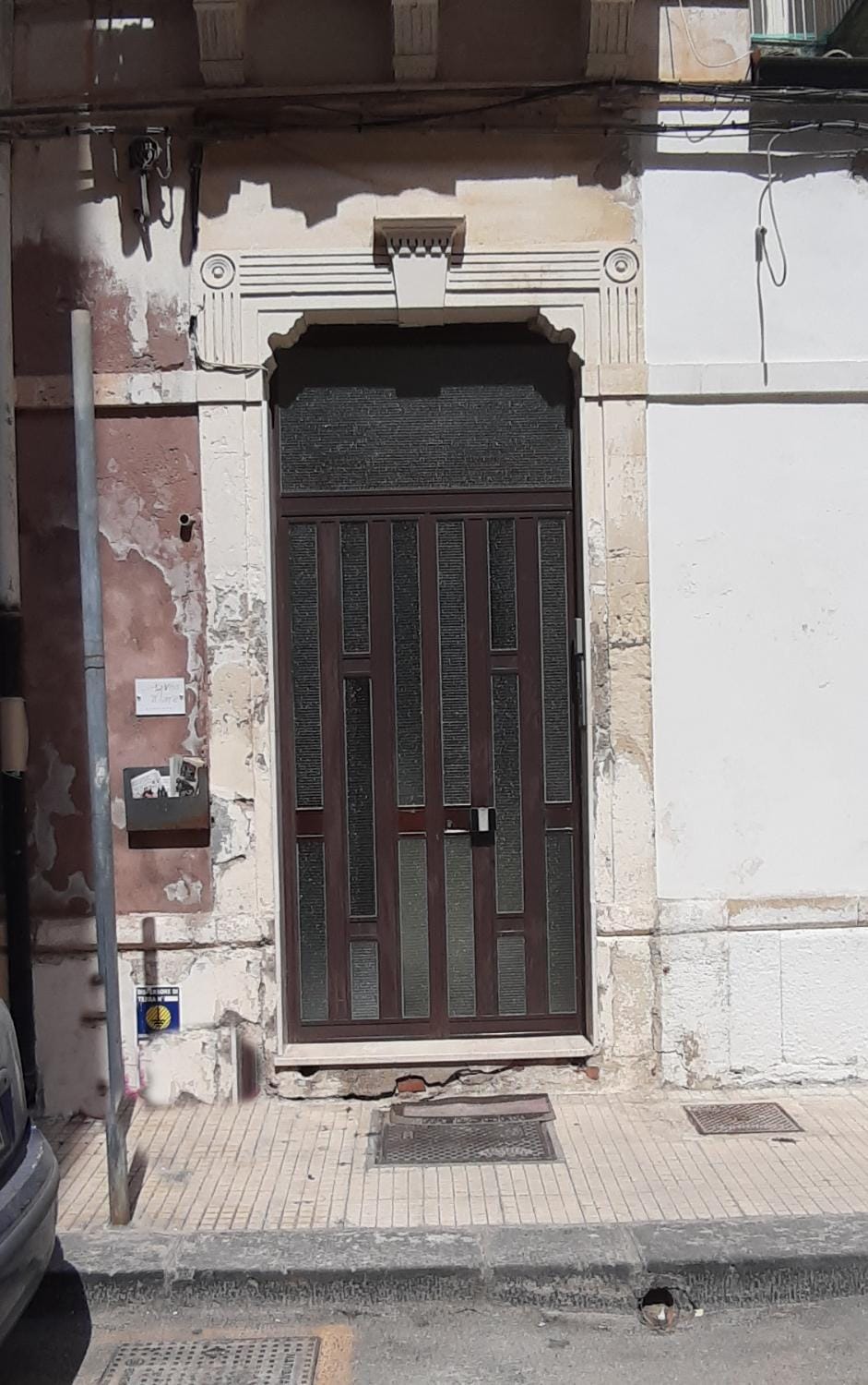 Facade/entrance