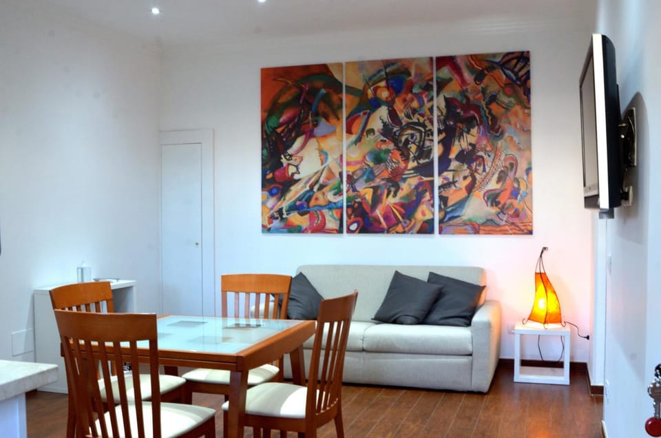 Living room, Dining area