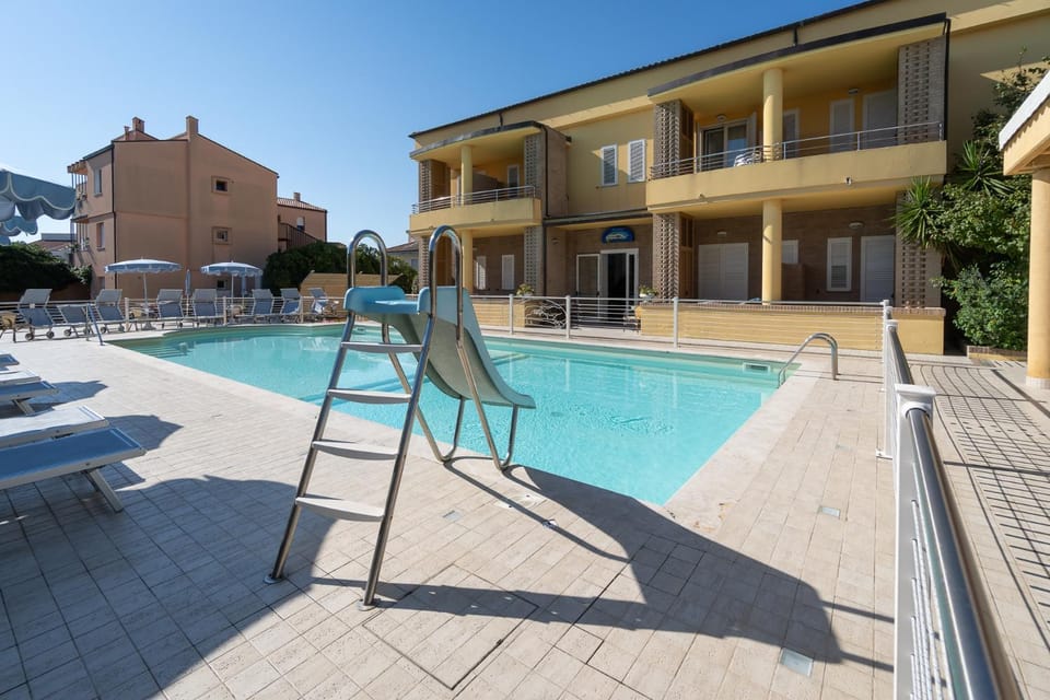 Property building, Swimming pool