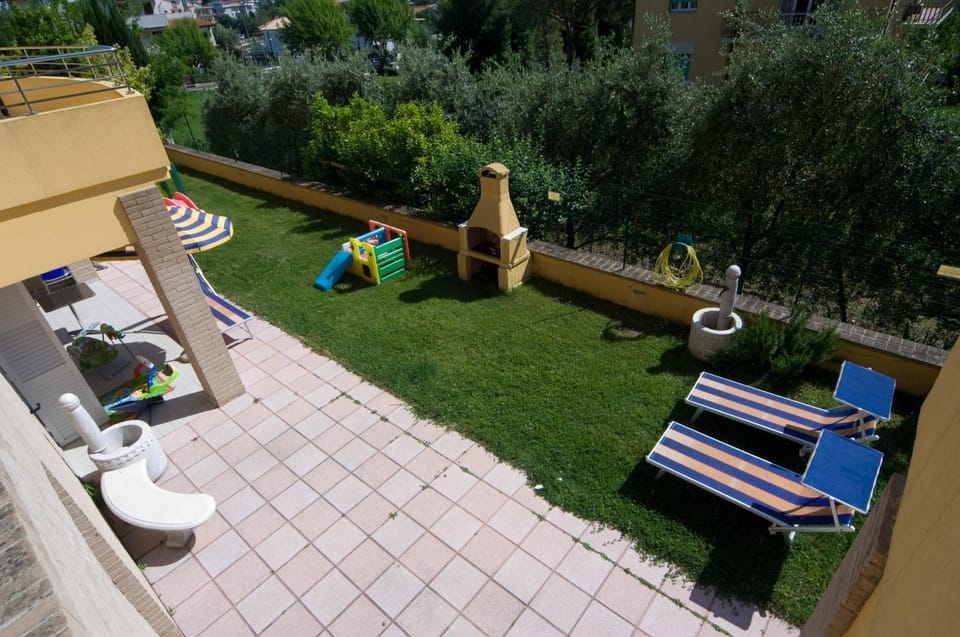 BBQ facilities, Garden