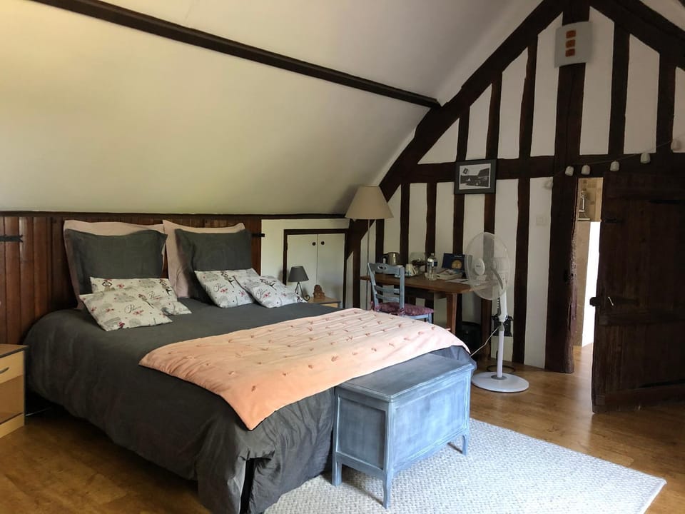 Bed, Bedroom
