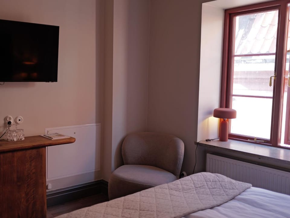 TV and multimedia, Photo of the whole room, Bedroom