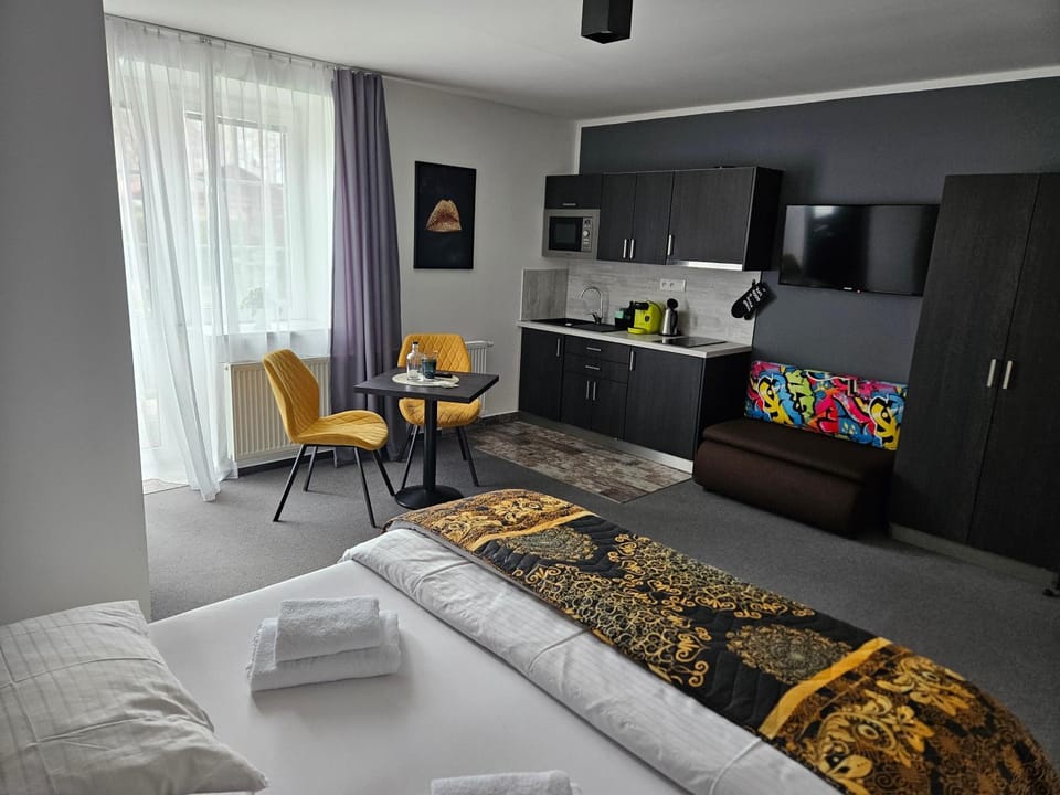 Bed, Kitchen or kitchenette, Photo of the whole room