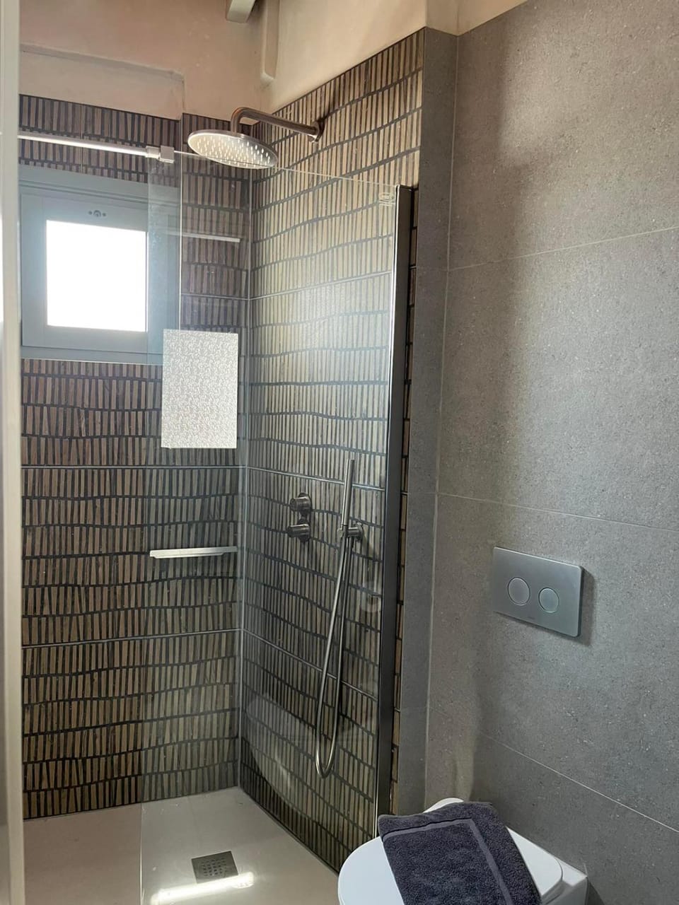Shower, Bathroom, towels