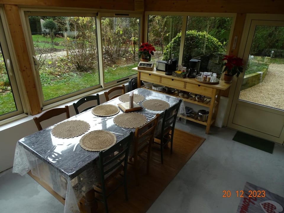 Dining area, Garden view
