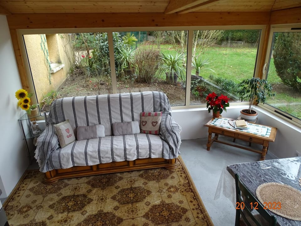 Living room, Garden view