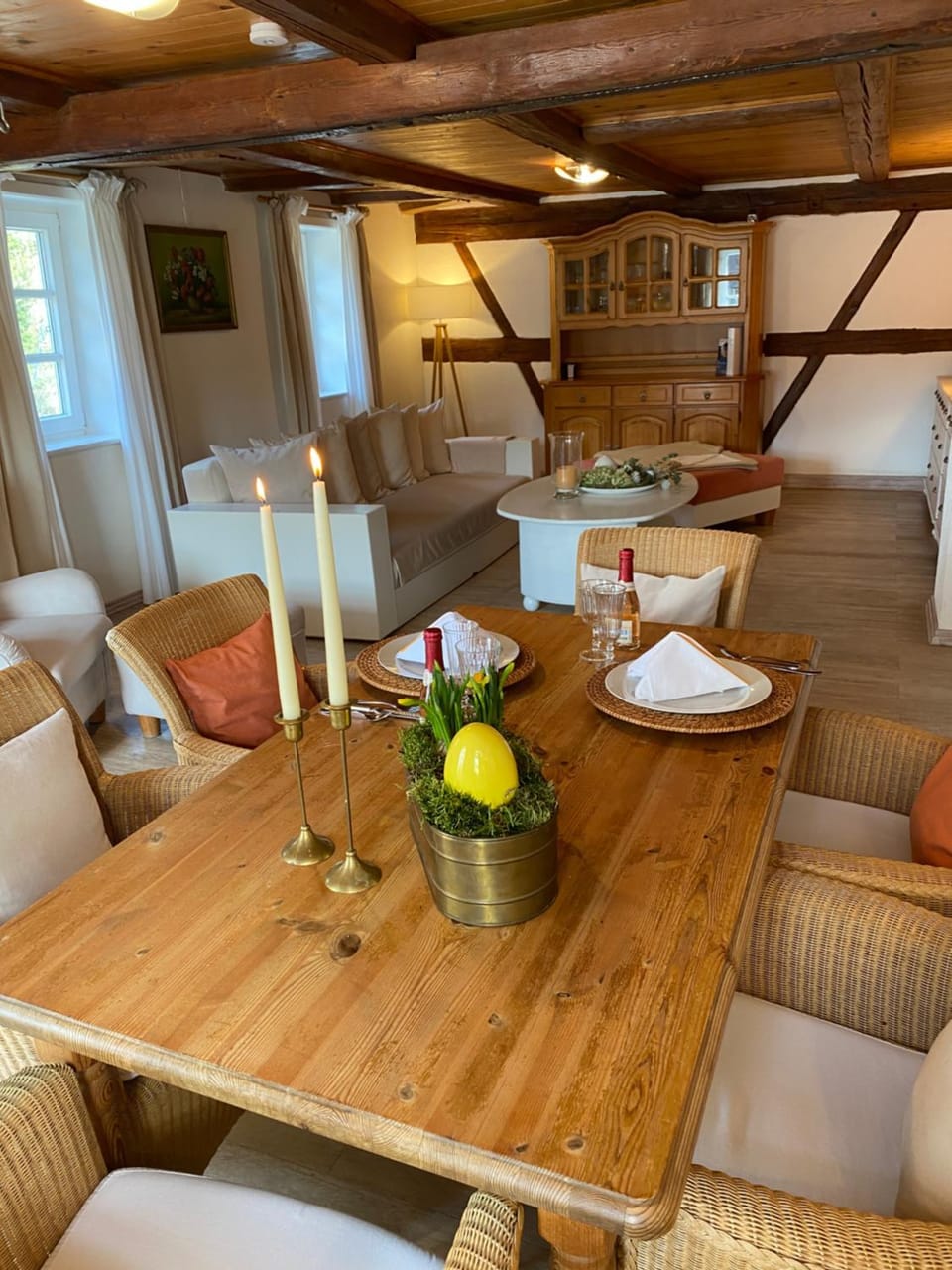 Living room, Seating area, Dining area