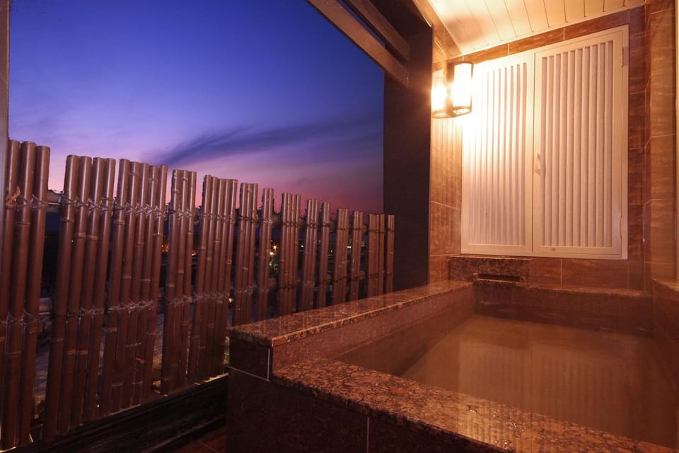 Bathroom, Open Air Bath