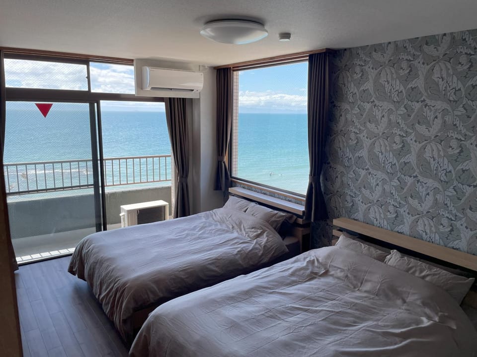 Bed, Natural landscape, View (from property/room), Balcony/Terrace, Photo of the whole room, Bedroom