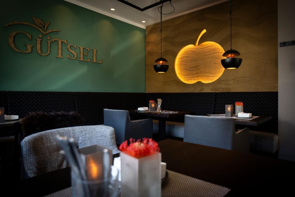 Restaurant/places to eat, Food and drinks