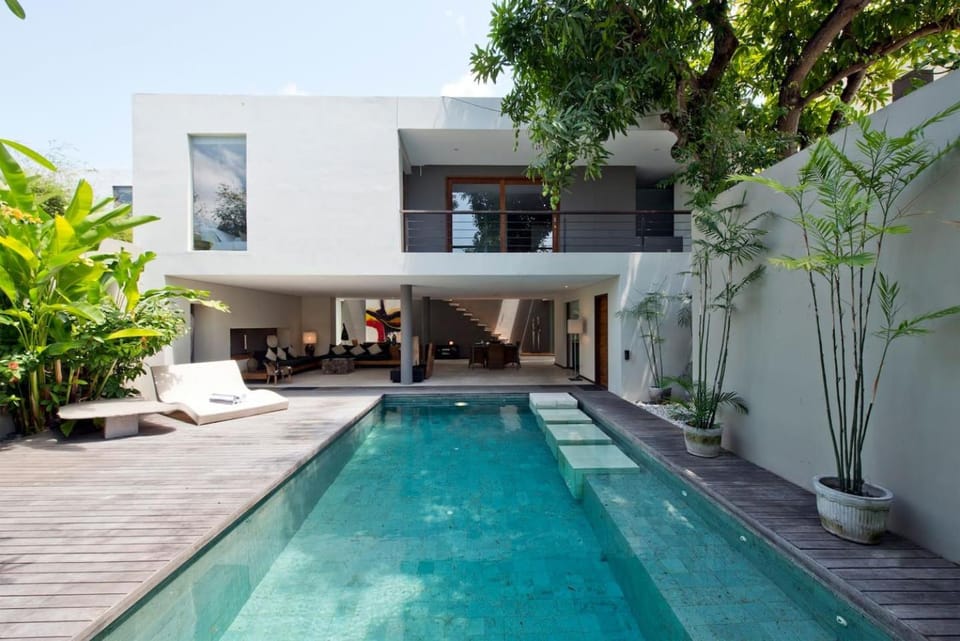 Property building, Patio, Facade/entrance, Pool view, Swimming pool, sunbed