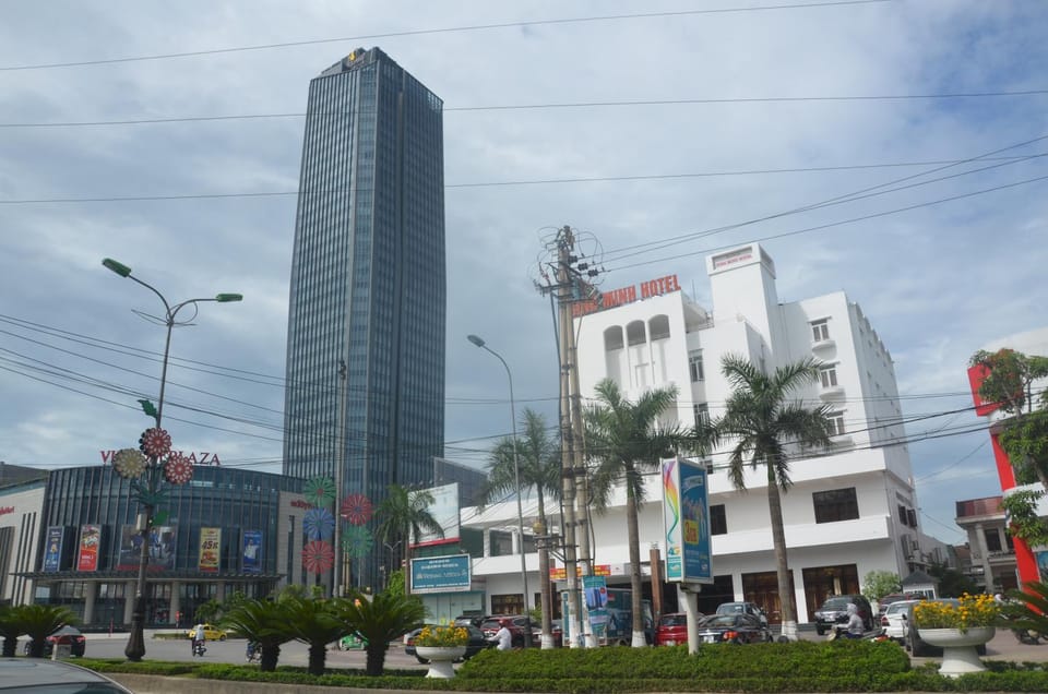 Property building, Day, Neighbourhood, City view, Street view, Location