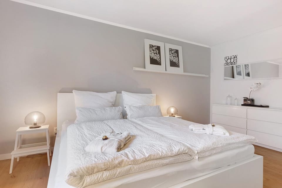 Living room, Bedroom