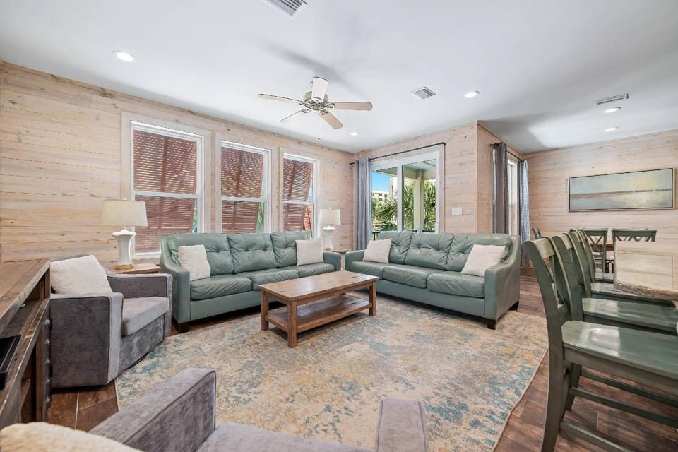Romeo's Breeze House in Gulf Shores