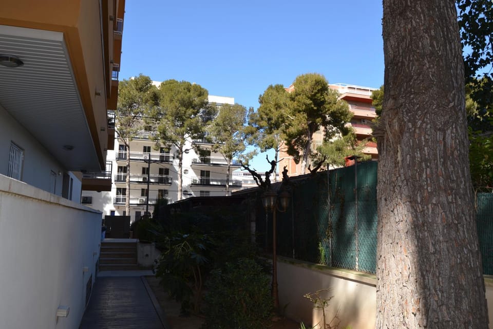 Luminoso y amplio apartamento en Salou con piscina Apartment in Salou
