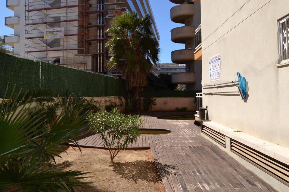 Luminoso y amplio apartamento en Salou con piscina Apartment in Salou