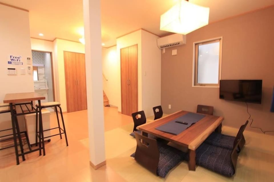 Living room, Dining area