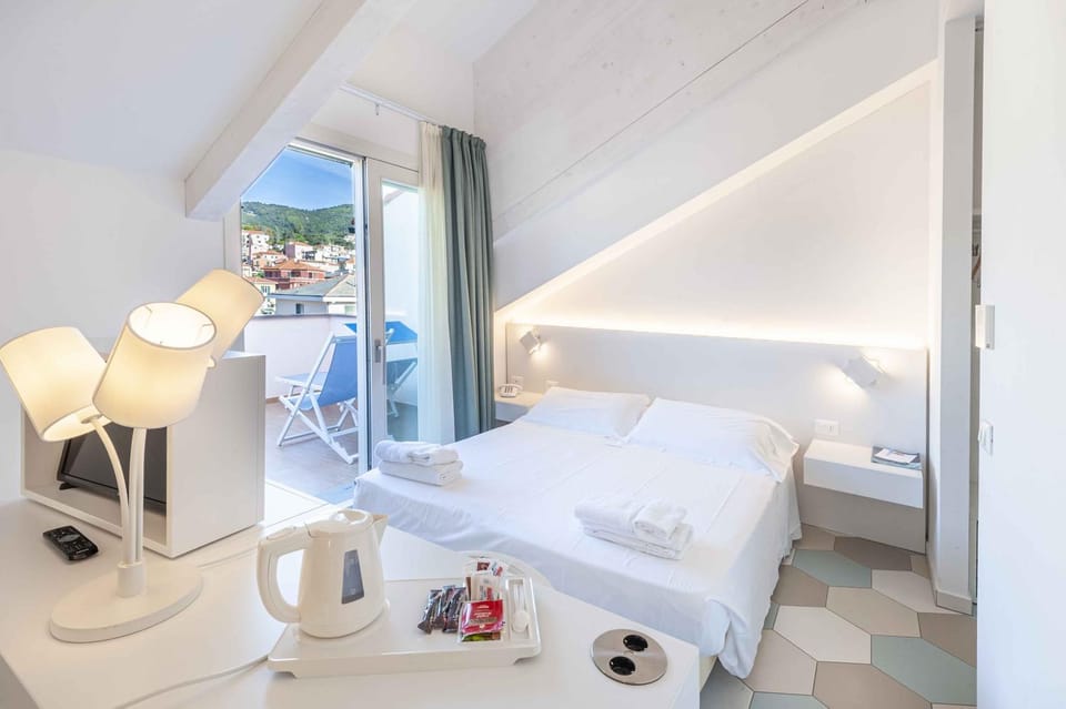 Coffee/tea facilities, Balcony/Terrace, Bedroom