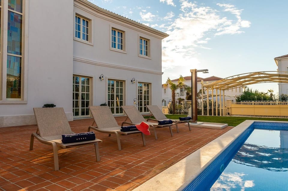 Balcony/Terrace, Swimming pool
