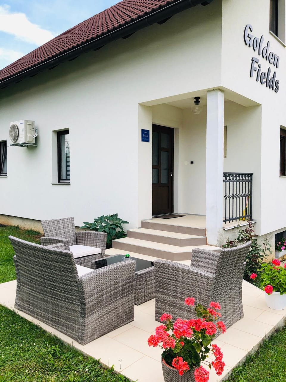 Property building, Garden, Garden view