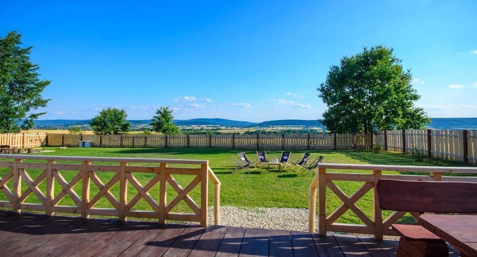 View (from property/room), Balcony/Terrace, Mountain view