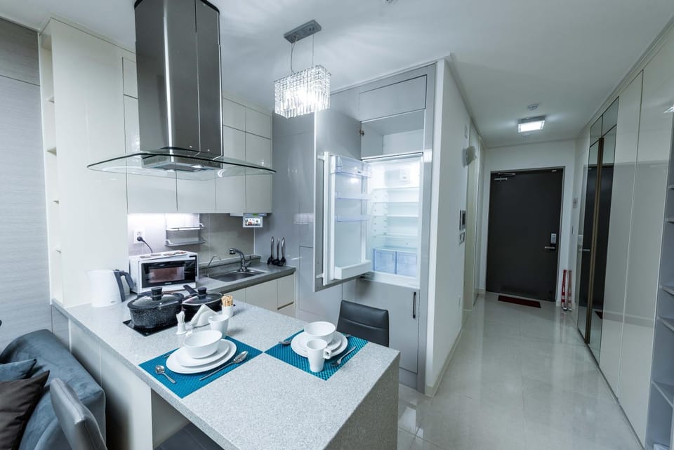 Kitchen or kitchenette
